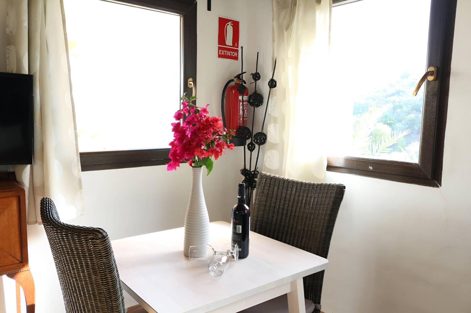 טולוקס Private Detached Chalet With Own Jacuzzi Mi Dushi מראה חיצוני תמונה