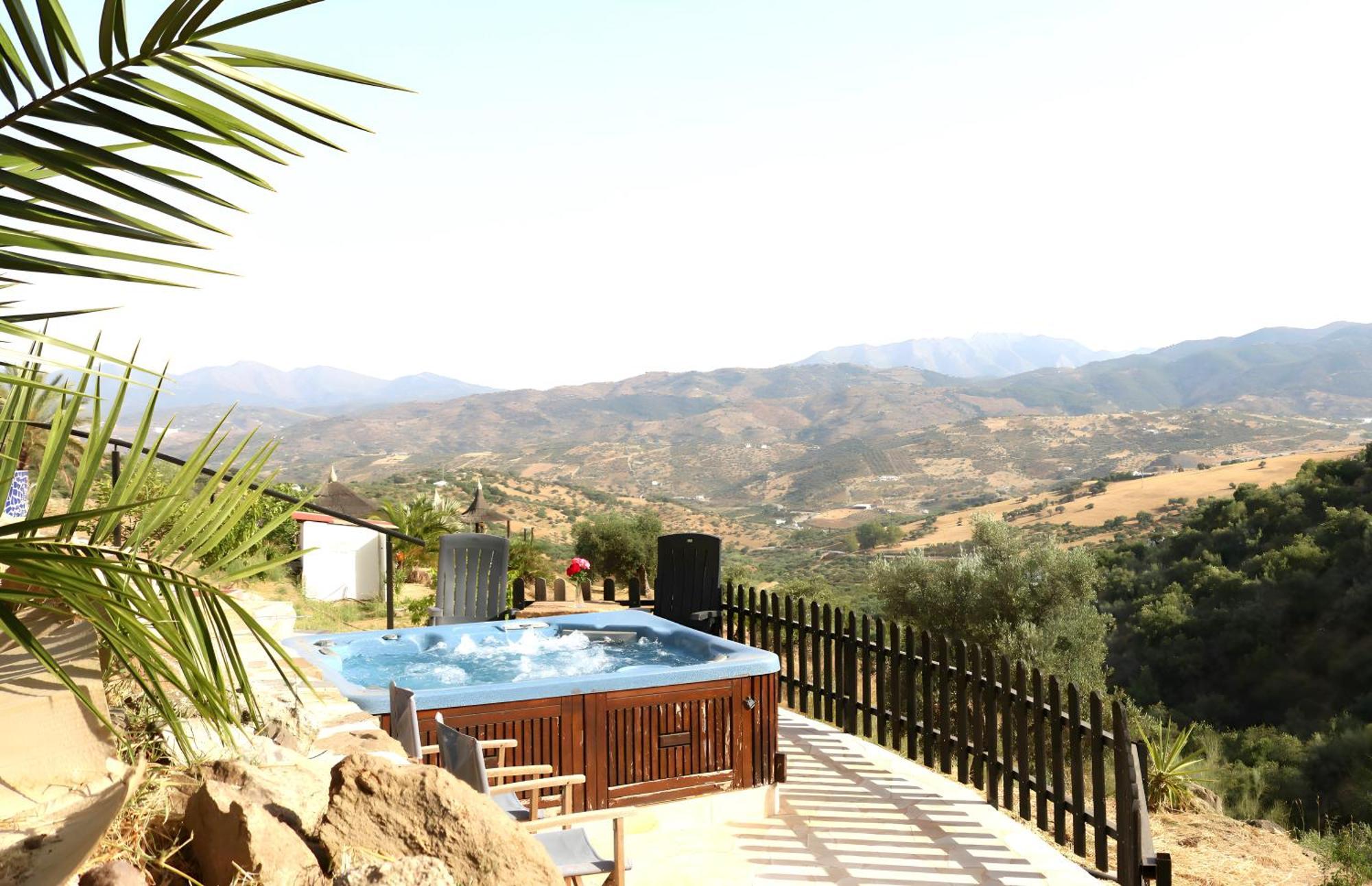 טולוקס Private Detached Chalet With Own Jacuzzi Mi Dushi מראה חיצוני תמונה