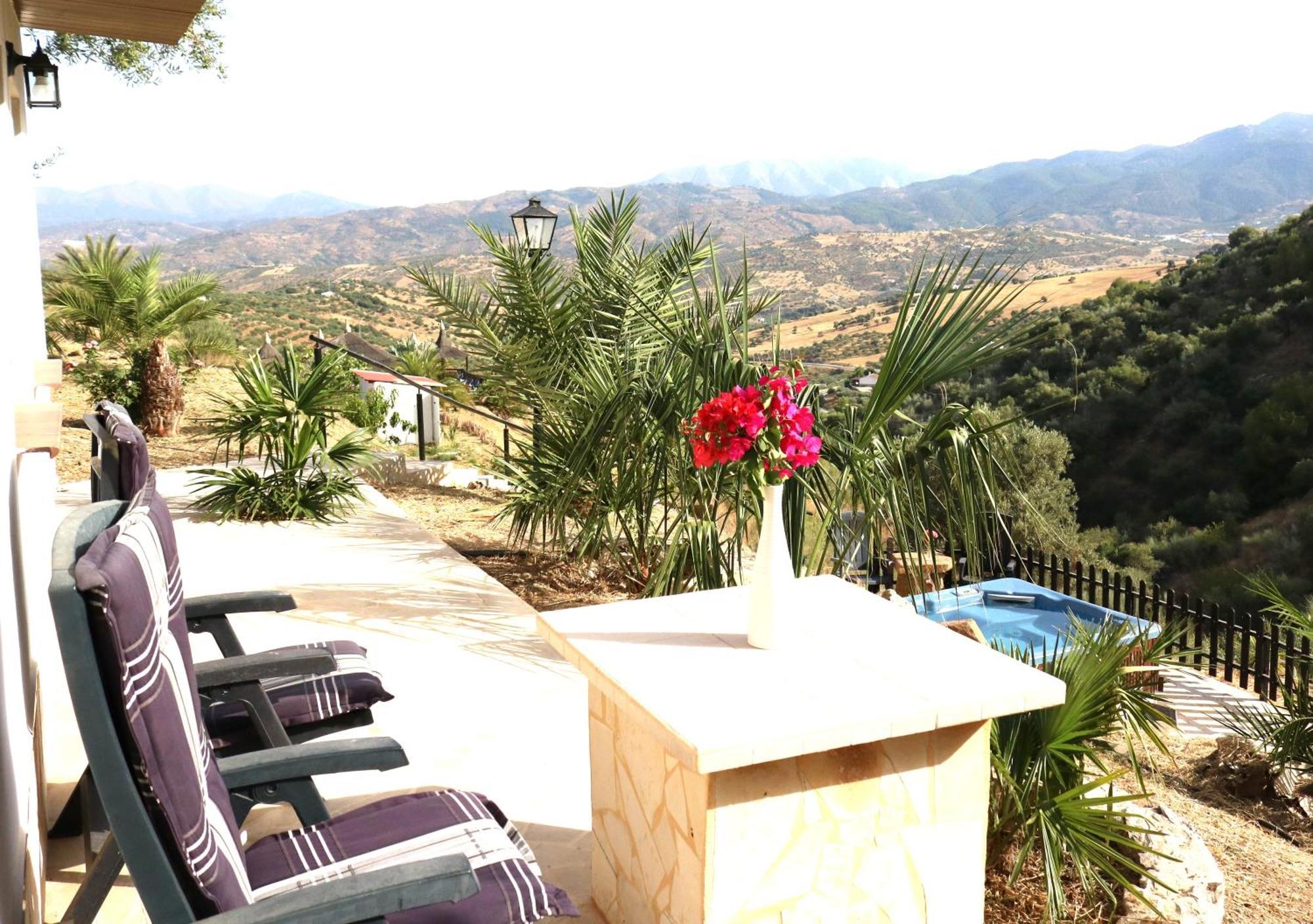 טולוקס Private Detached Chalet With Own Jacuzzi Mi Dushi מראה חיצוני תמונה