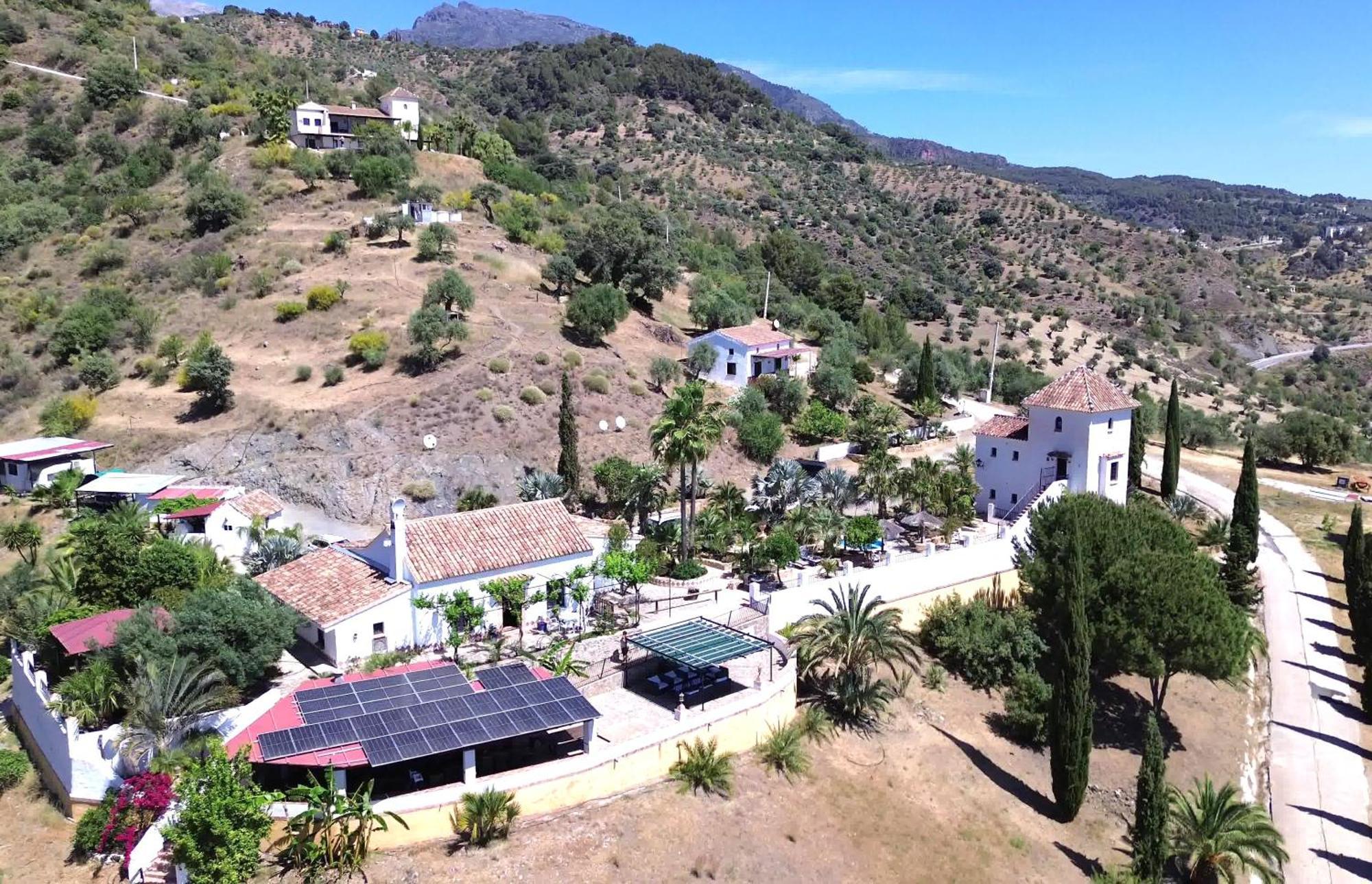 טולוקס Private Detached Chalet With Own Jacuzzi Mi Dushi מראה חיצוני תמונה