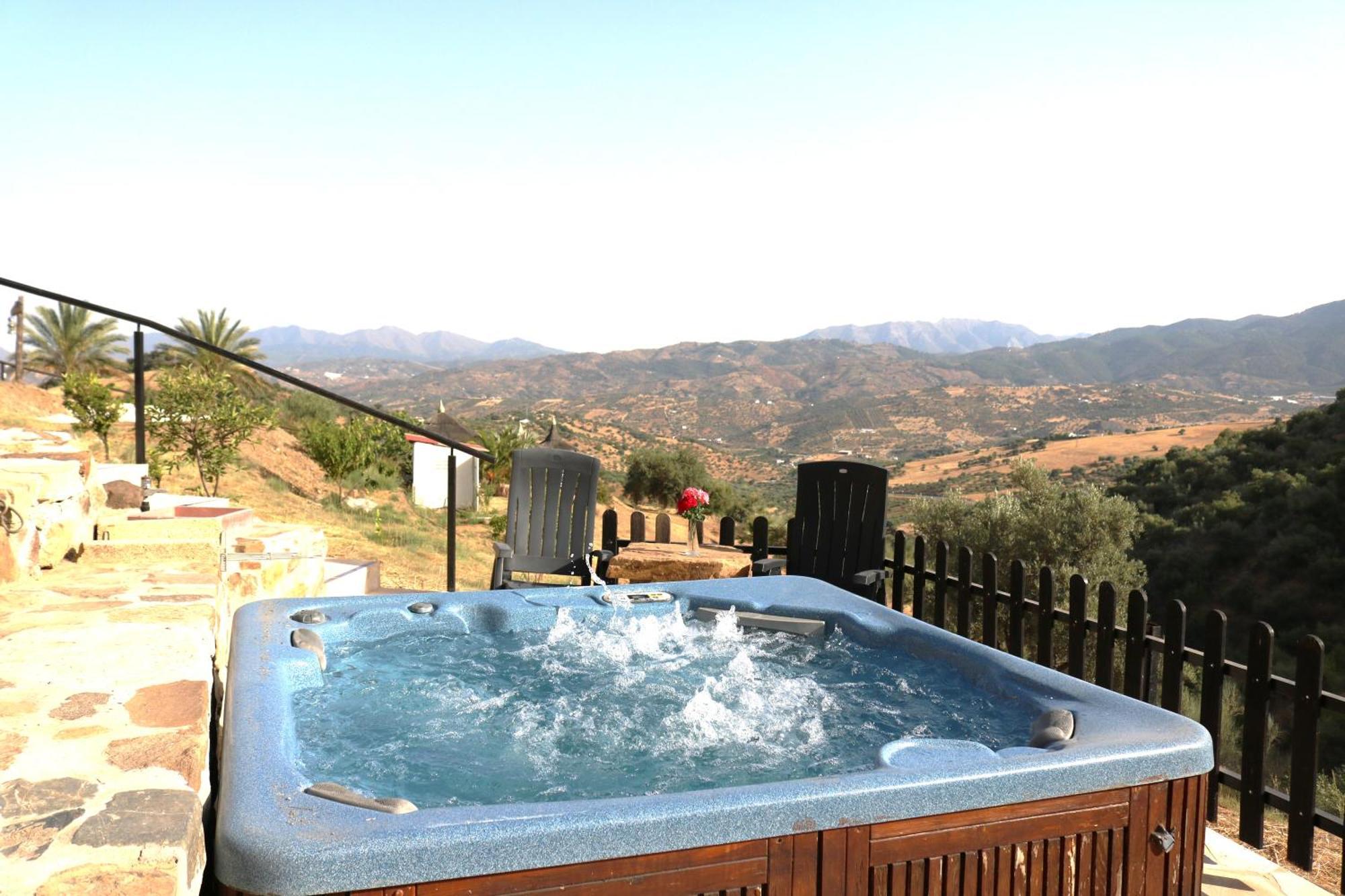 טולוקס Private Detached Chalet With Own Jacuzzi Mi Dushi מראה חיצוני תמונה