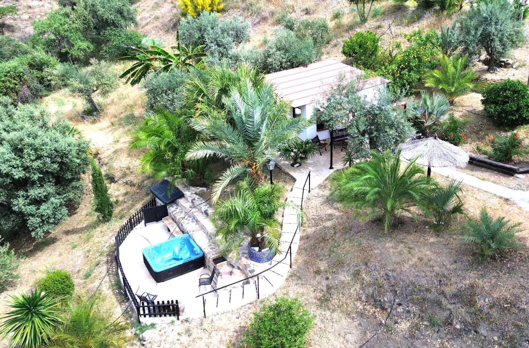 טולוקס Private Detached Chalet With Own Jacuzzi Mi Dushi מראה חיצוני תמונה