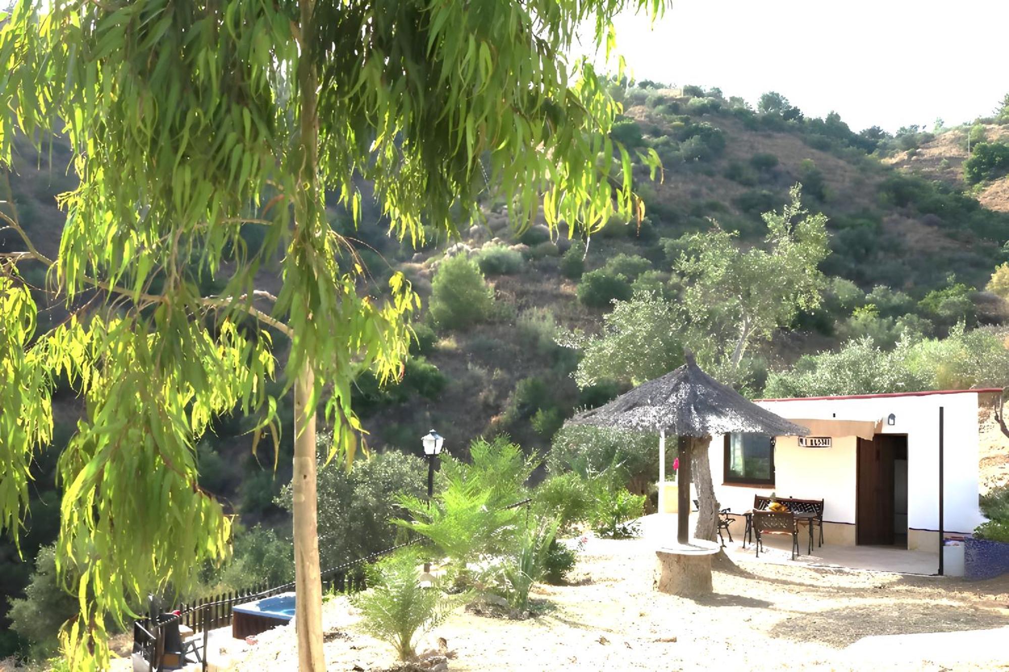 טולוקס Private Detached Chalet With Own Jacuzzi Mi Dushi מראה חיצוני תמונה